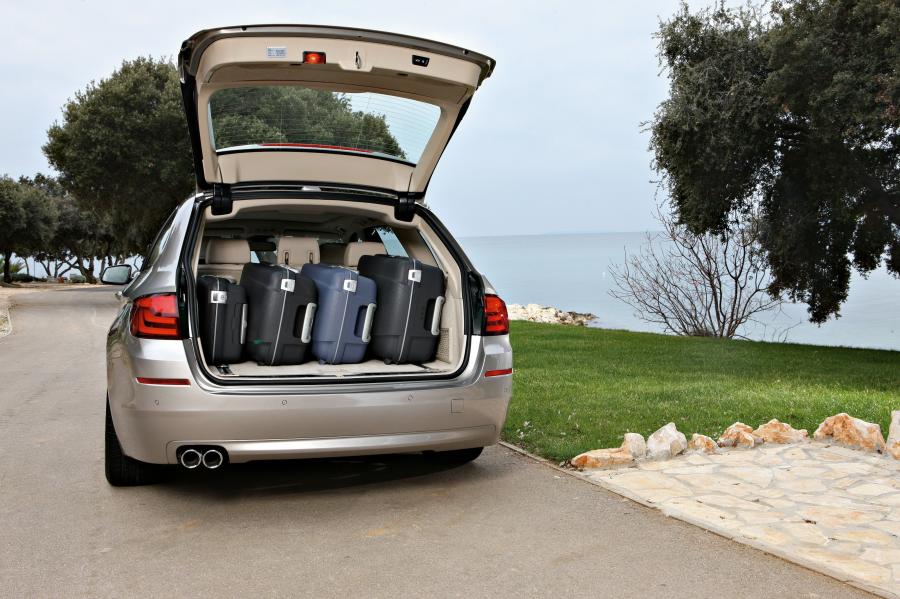  BMW 5-Series Touring 2011 года  (фото 43 из 59)